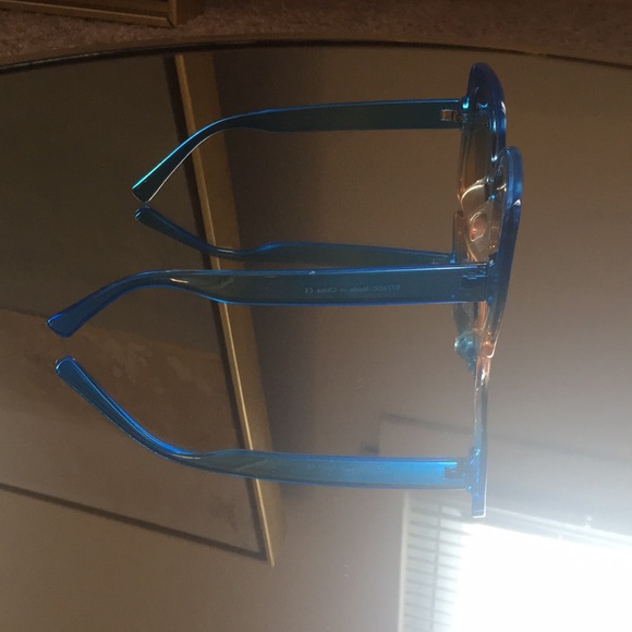 Colorful Eyewear - Picture 3 of 4